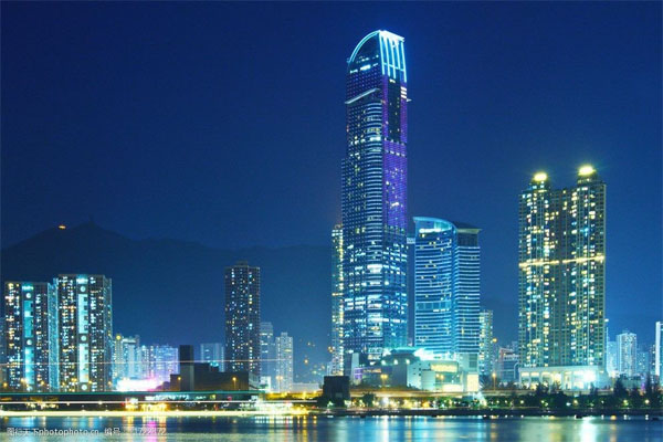 拿到香港身份后配偶子女续签